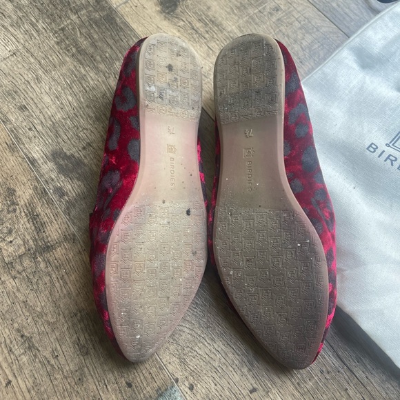 Women’s Birdie house shoes. Pink/ red velvet leopard print. Size 7 1/2 - Picture 3 of 7